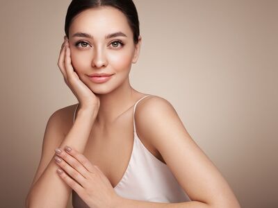 BioRevitalisering hos Esthetix Kosmetisk Klinik i Herning – stimuler hudens naturlige regenerering og opnå friskere, fastere og mere ungdommelig hud.